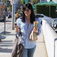 Selma Blair carries a cool drink as she leaves Urth Caffe | Picture 112811